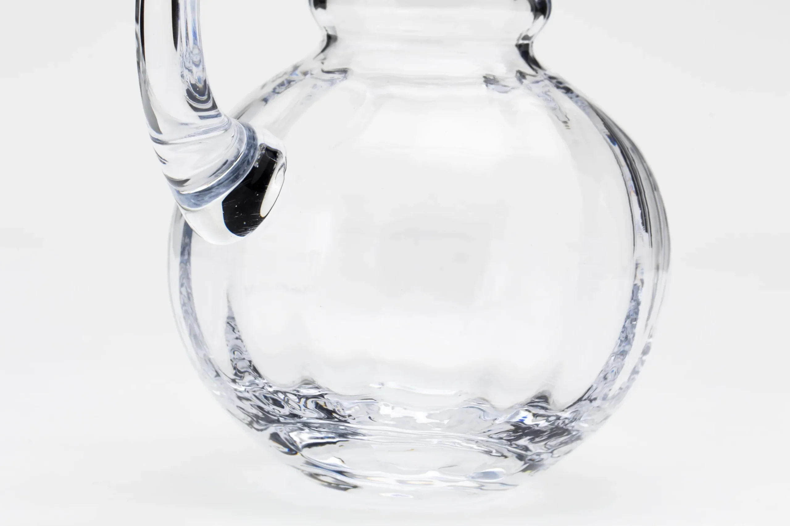 Delphine, Kan, Mondgeblazen Glas