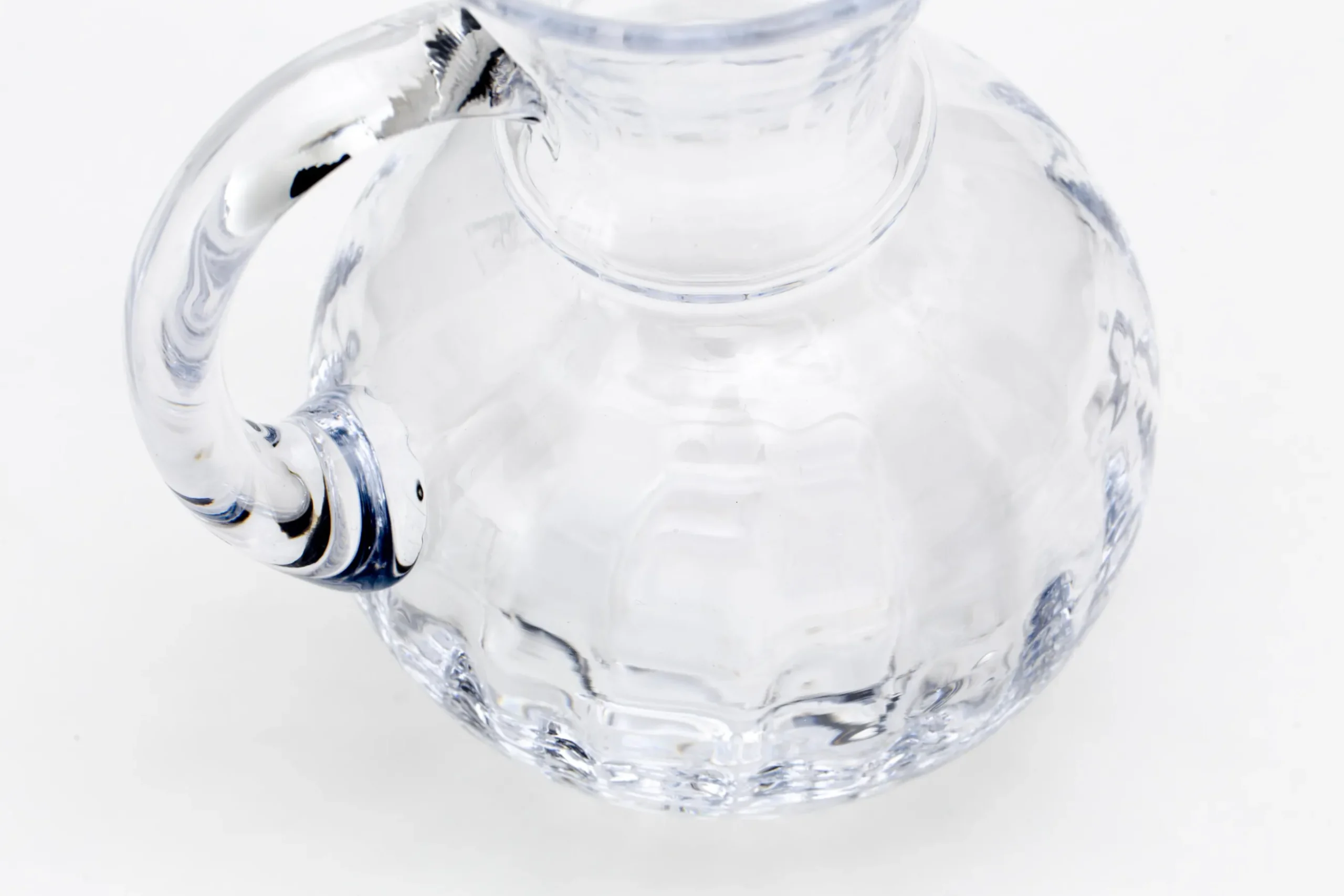 Delphine, Kan, Mondgeblazen Glas