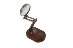 Derick, Vergrootglas, Te Voet
