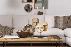 Lilli, Masker, Te Voet