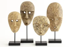 Lilli, Masker, Te Voet