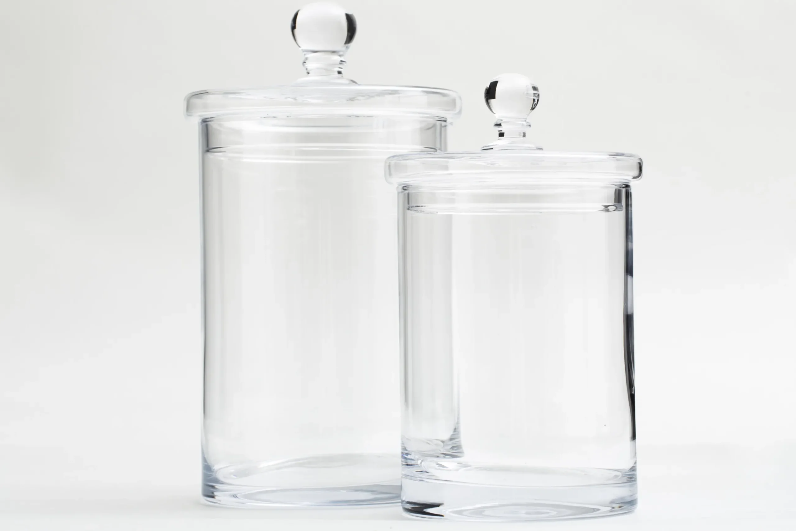 Lioni, Snoeppot, Glas, L