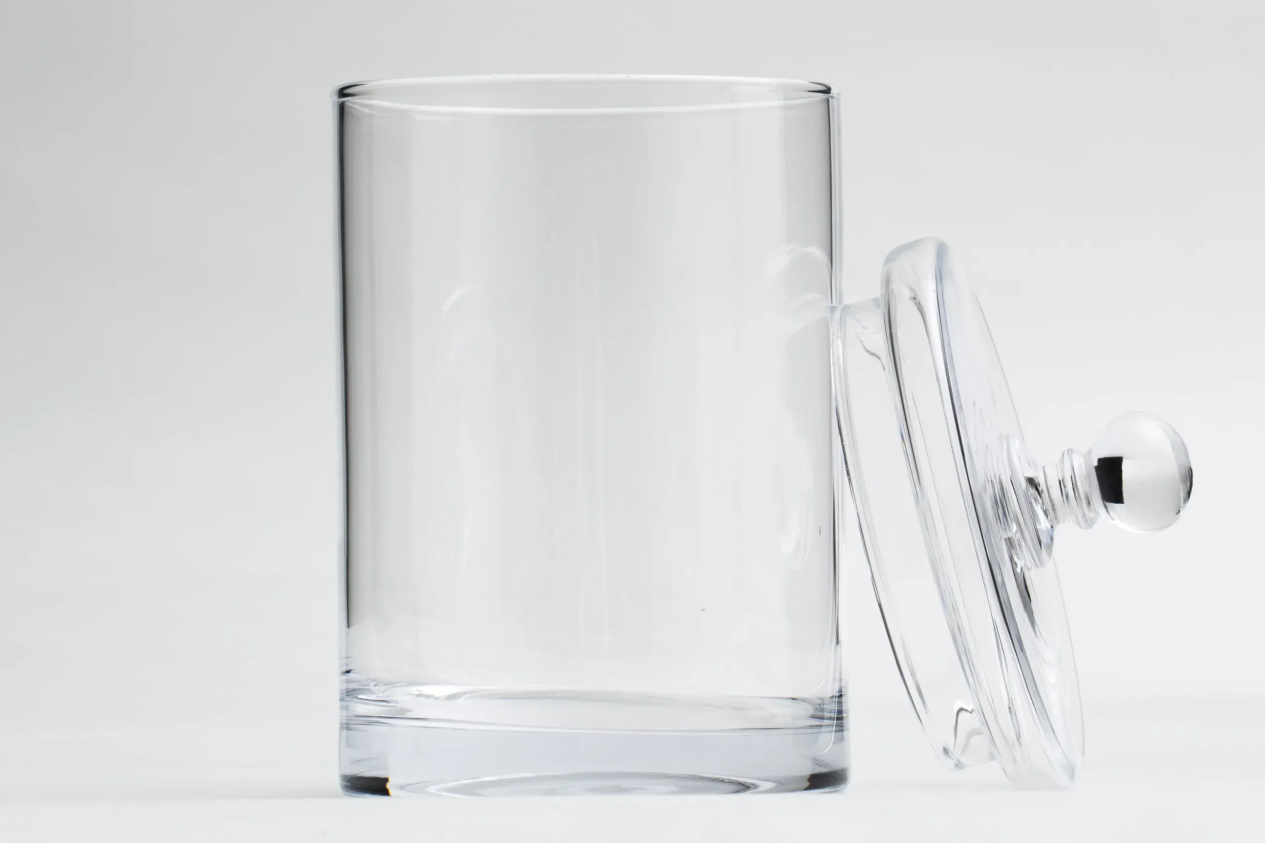 Lioni, Snoeppot, Glas, S