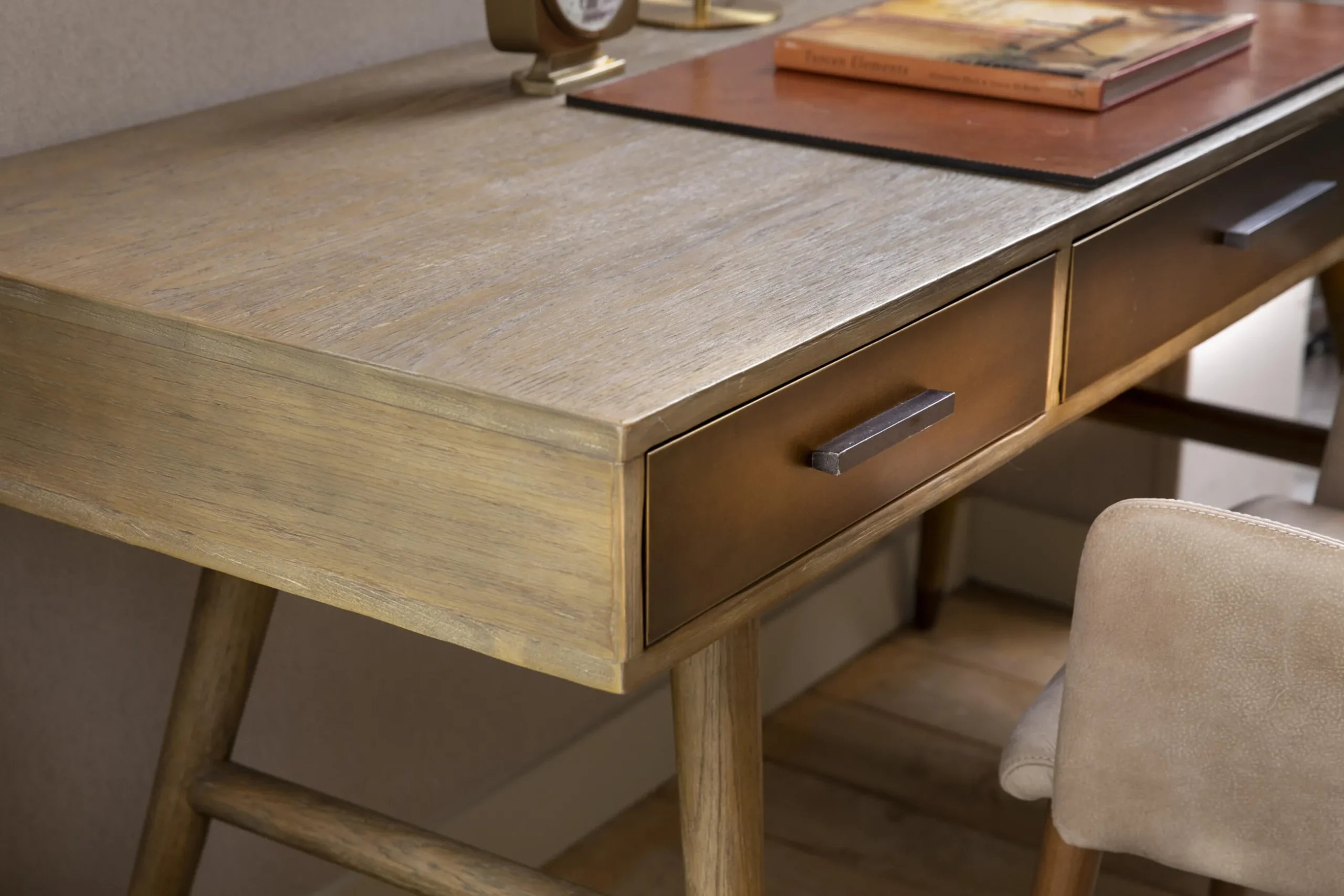 Nontemar, Bureau, Hout En Messing