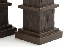 Waku, Obelisk, Bruin, L